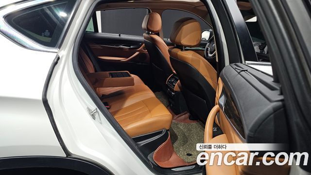 BMW X6 2017 — photo 11