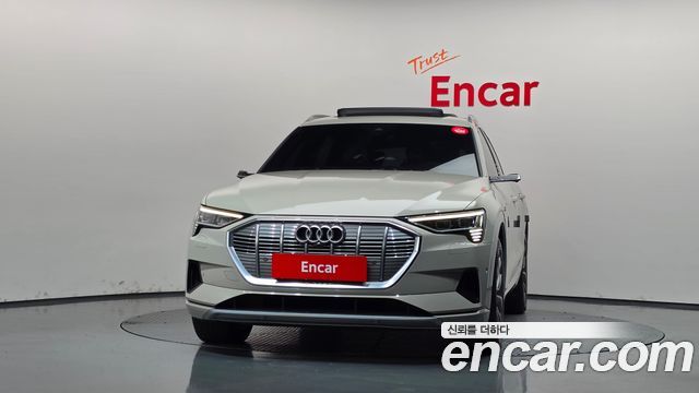 Audi e-tron 2020 — photo 3