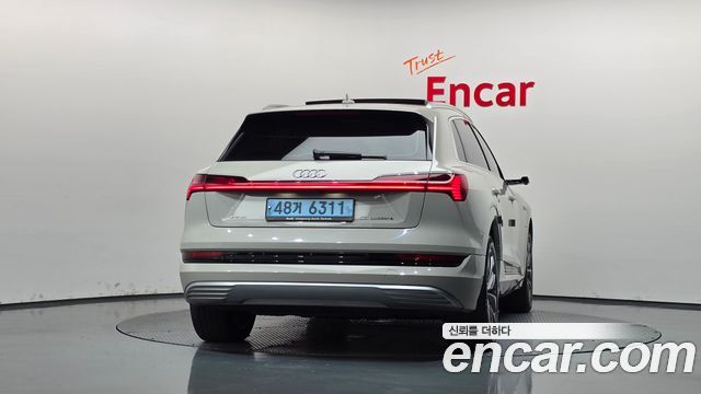 Audi e-tron 2020 — photo 4