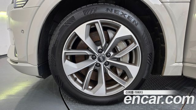 Audi e-tron 2020 — photo 5