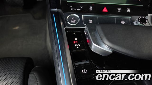 Audi e-tron 2020 — photo 12