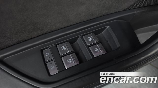 Audi e-tron 2020 — photo 19