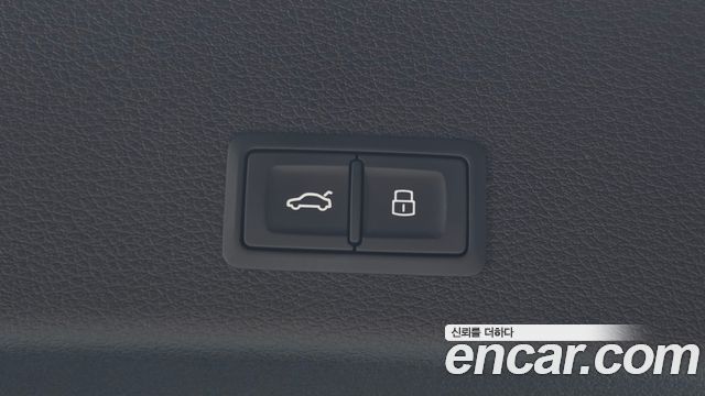 Audi e-tron 2020 — photo 24