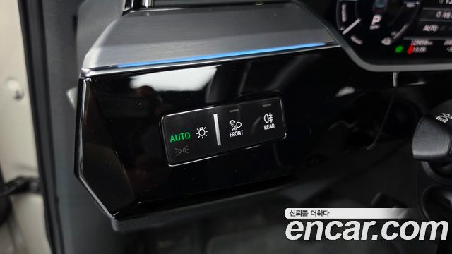 Audi e-tron 2020 — photo 27