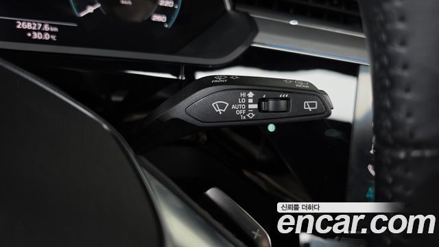Audi e-tron 2020 — photo 30