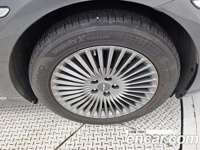 Genesis G90 2019 — photo 20