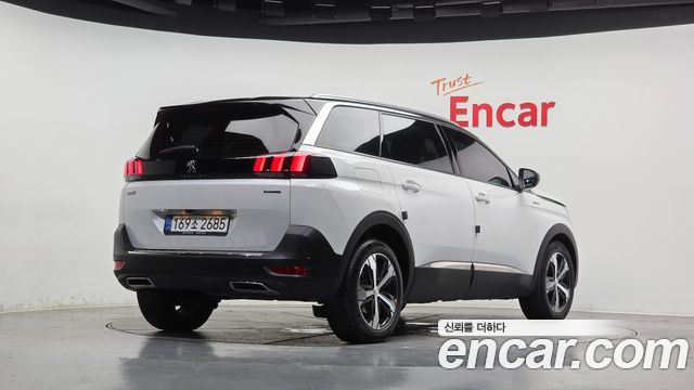 Peugeot 5008 2021 — photo 2