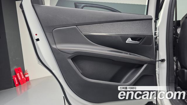 Peugeot 5008 2021 — photo 14