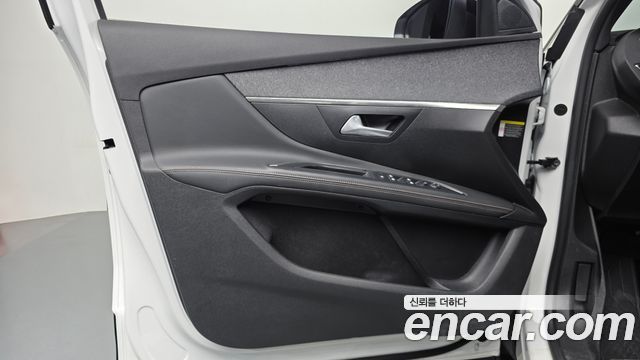 Peugeot 5008 2021 — photo 15