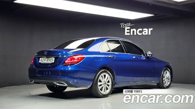 Mercedes-Benz C-Class 2019 — photo 2
