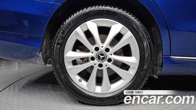 Mercedes-Benz C-Class 2019 — photo 5