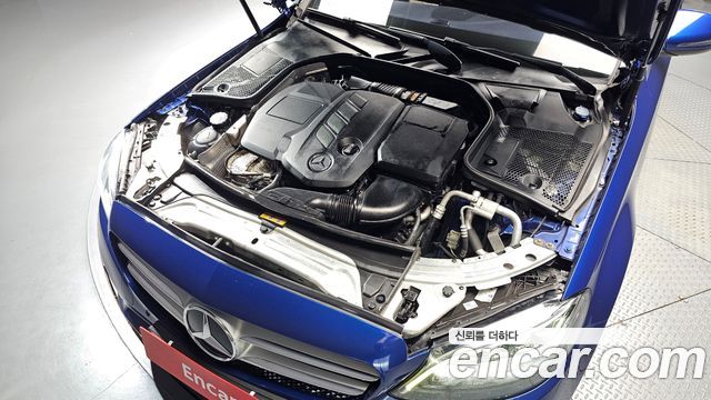 Mercedes-Benz C-Class 2019 — photo 6