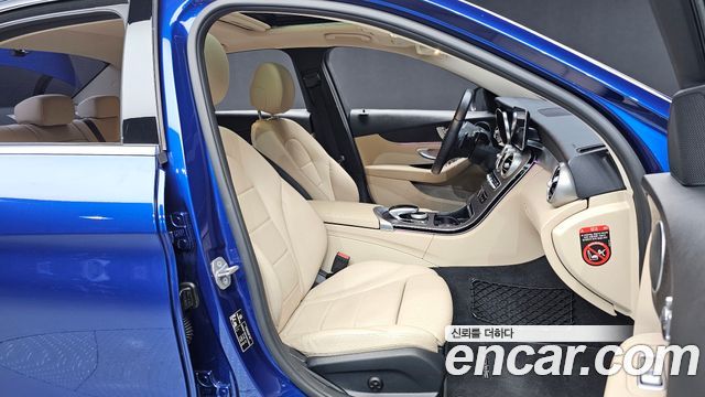 Mercedes-Benz C-Class 2019 — photo 11