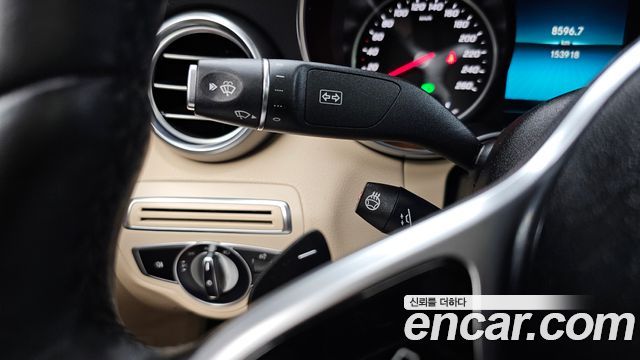 Mercedes-Benz C-Class 2019 — photo 17