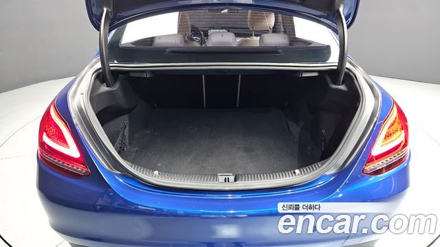 Mercedes-Benz C-Class 2019 — photo 20