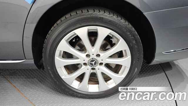 Mercedes-Benz E-Class 2018 — photo 7