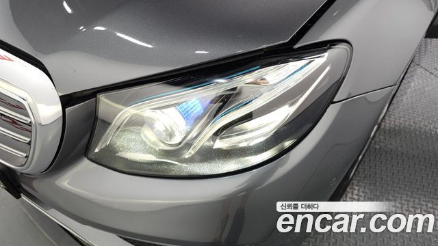 Mercedes-Benz E-Class 2018 — photo 8