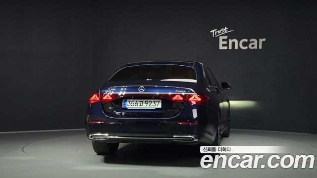 Mercedes-Benz E-Class 2024 — photo 4