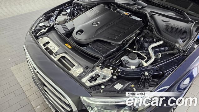 Mercedes-Benz E-Class 2024 — photo 6