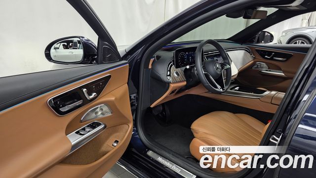 Mercedes-Benz E-Class 2024 — photo 13