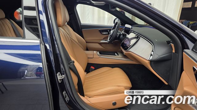 Mercedes-Benz E-Class 2024 — photo 17