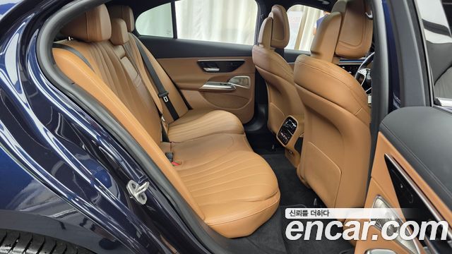 Mercedes-Benz E-Class 2024 — photo 18