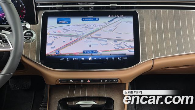 Mercedes-Benz E-Class 2024 — photo 20