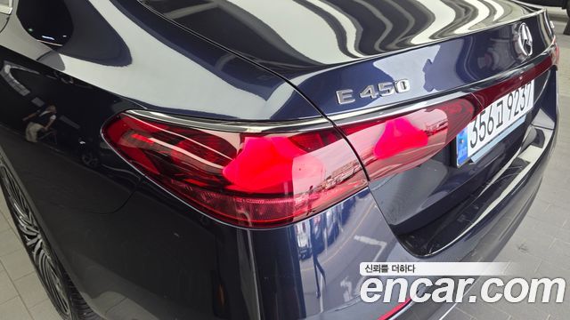 Mercedes-Benz E-Class 2024 — photo 9