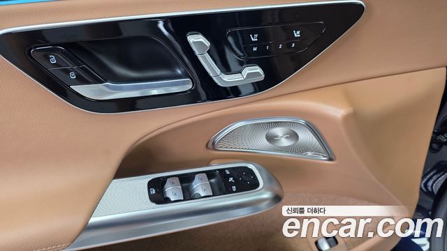 Mercedes-Benz E-Class 2024 — photo 30