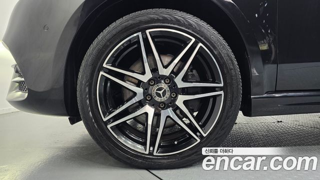 Mercedes-Benz V-Class 2021 — photo 5