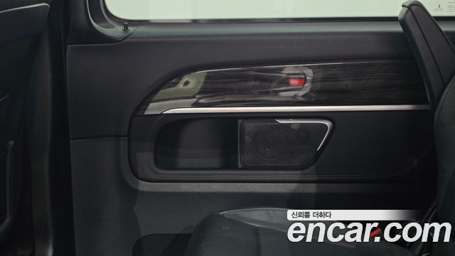 Mercedes-Benz V-Class 2021 — photo 15