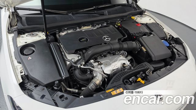 Mercedes-Benz A-Class 2020 — photo 6