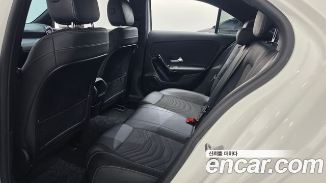 Mercedes-Benz A-Class 2020 — photo 17