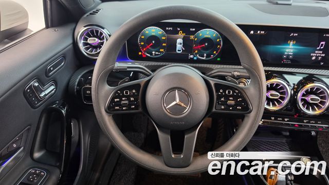 Mercedes-Benz A-Class 2020 — photo 18