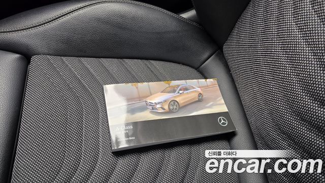 Mercedes-Benz A-Class 2020 — photo 20