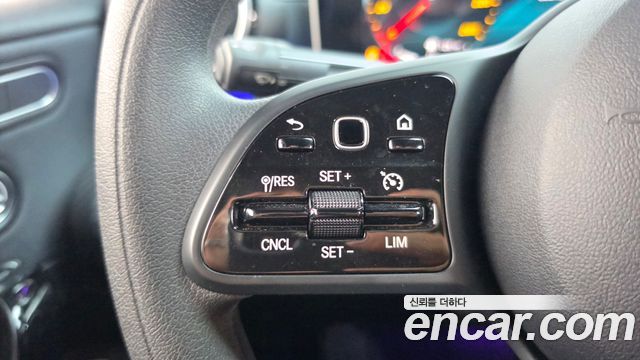 Mercedes-Benz A-Class 2020 — photo 22