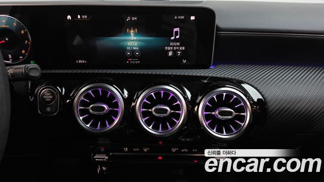 Mercedes-Benz A-Class 2020 — photo 25