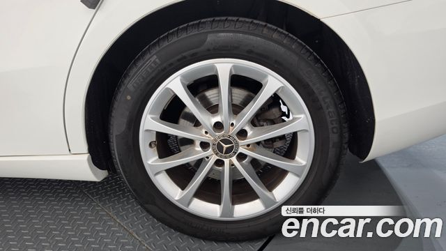Mercedes-Benz A-Class 2020 — photo 7