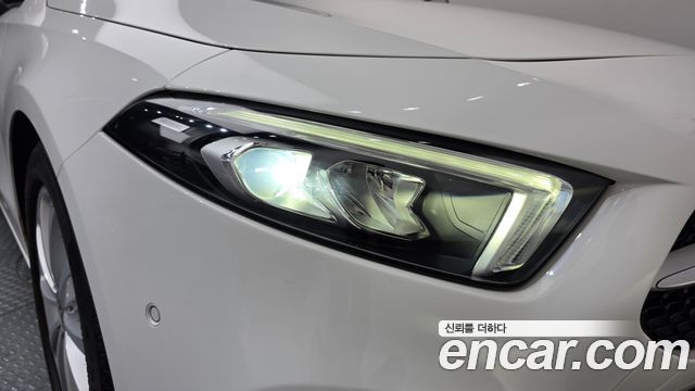 Mercedes-Benz A-Class 2020 — photo 8