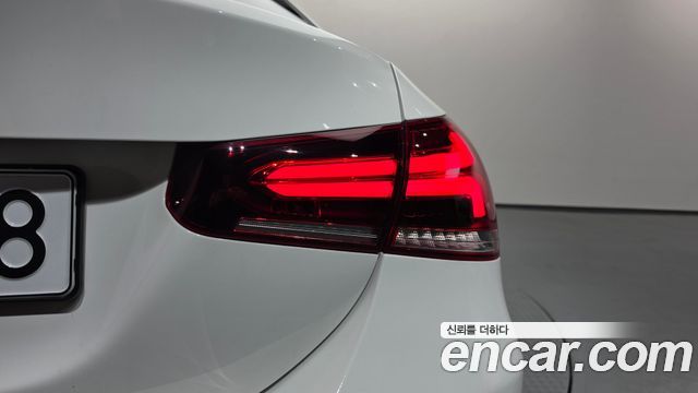 Mercedes-Benz A-Class 2020 — photo 9