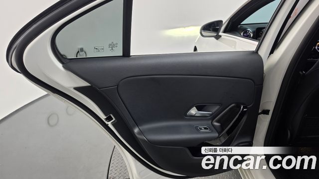 Mercedes-Benz A-Class 2020 — photo 15