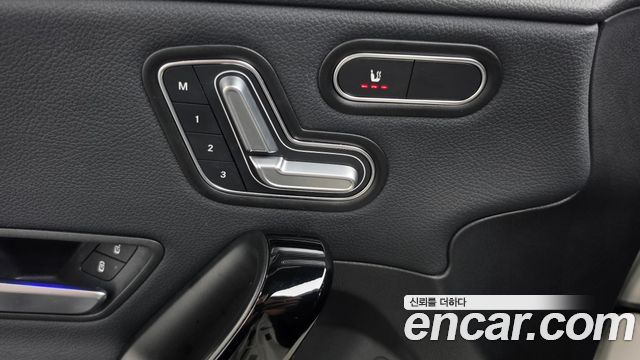 Mercedes-Benz A-Class 2020 — photo 29