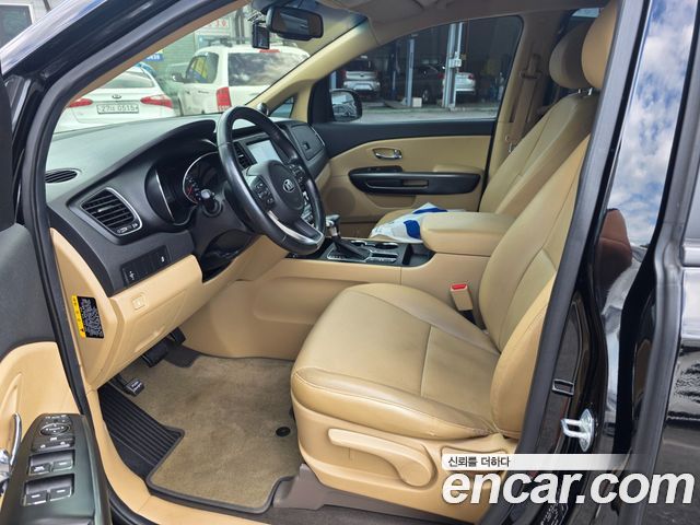 Kia Canival 2019 — photo 8