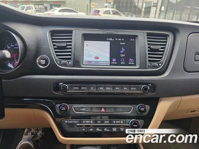 Kia Canival 2019 — photo 13