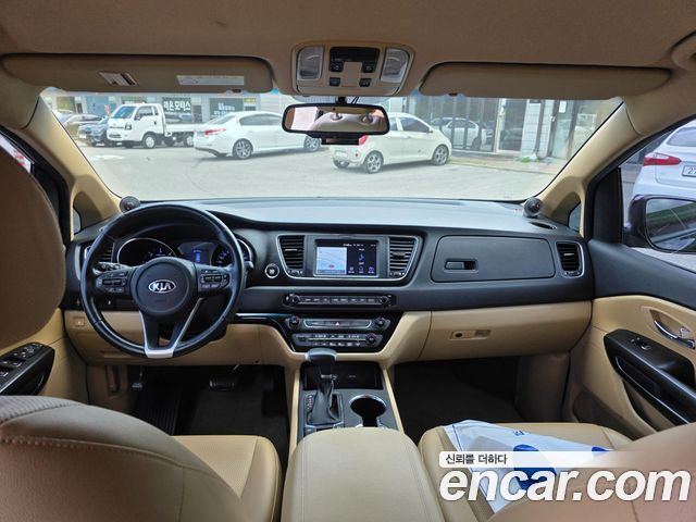 Kia Canival 2019 — photo 17
