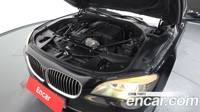 BMW 7-Series 2012 — photo 6