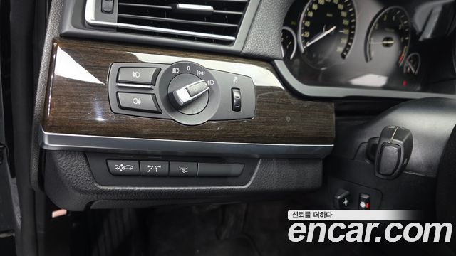BMW 7-Series 2012 — photo 12
