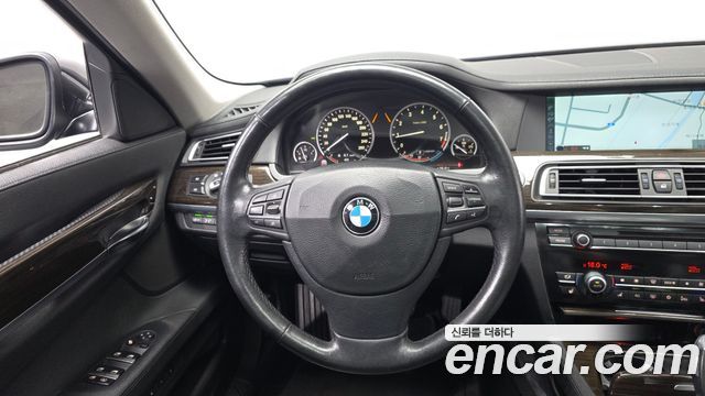 BMW 7-Series 2012 — photo 13
