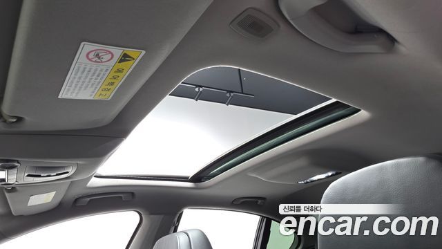 BMW 7-Series 2012 — photo 17