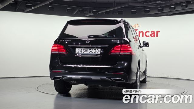 Mercedes-Benz GLE-Class 2016 — photo 4
